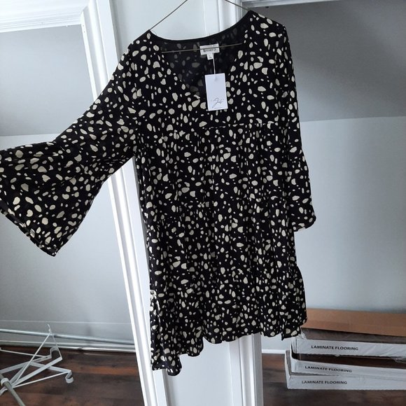 Tiered mini dress - Picture 2 of 3